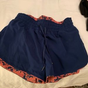 Lululemon reversible 2 in 1 shorts size 8